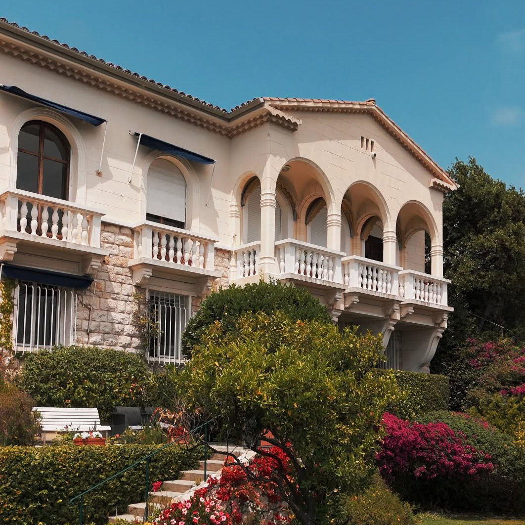 Adults learning French in Villefranche-sur-Mer